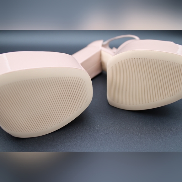 Marc Fisher Ankle Strap Platform Sandal (Womens) Light Pink (looks nude) 8.5 - Picture 10 of 13